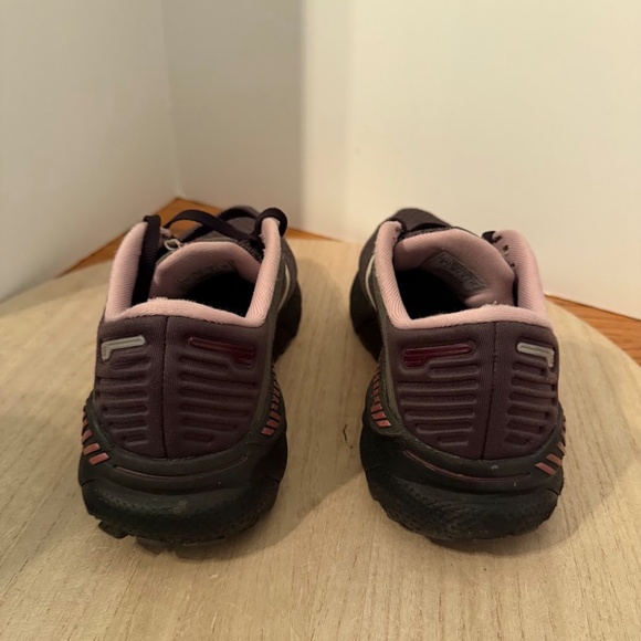 Brooks Adrenaline GTS 22 Women’s Running Shoes Gray Pink Size 8 B Medium Support - Picture 4 of 12